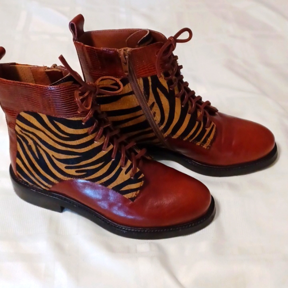 Jeffrey Campbell, Sz. 5.5, NWOB, Brown lace-up boots with faux animal print